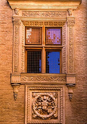Detalle de la fachada del Palacio Decanal de Tudela