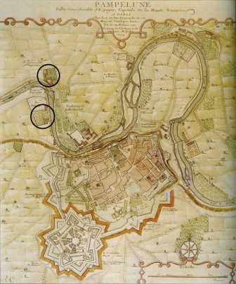 Señalados con un círculo el monasterio de Santa Engracia y el convento de trinitarios, ambos extramuros, junto al Arga, derribados con motivo de la Guerra de la Convención en 1794