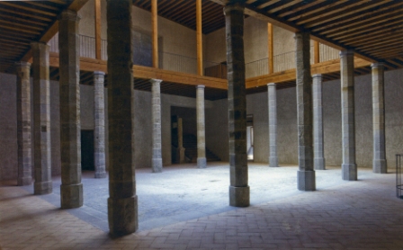 Palacio del Condestable de Navarra. Patio interior