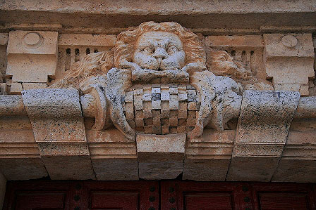 Escudo de Juan de Goyeneche en el Palacio de Nuevo Baztán