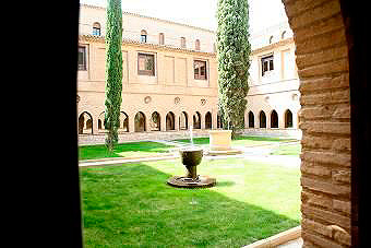 Claustro del monasterio cisterciense de Tulebras