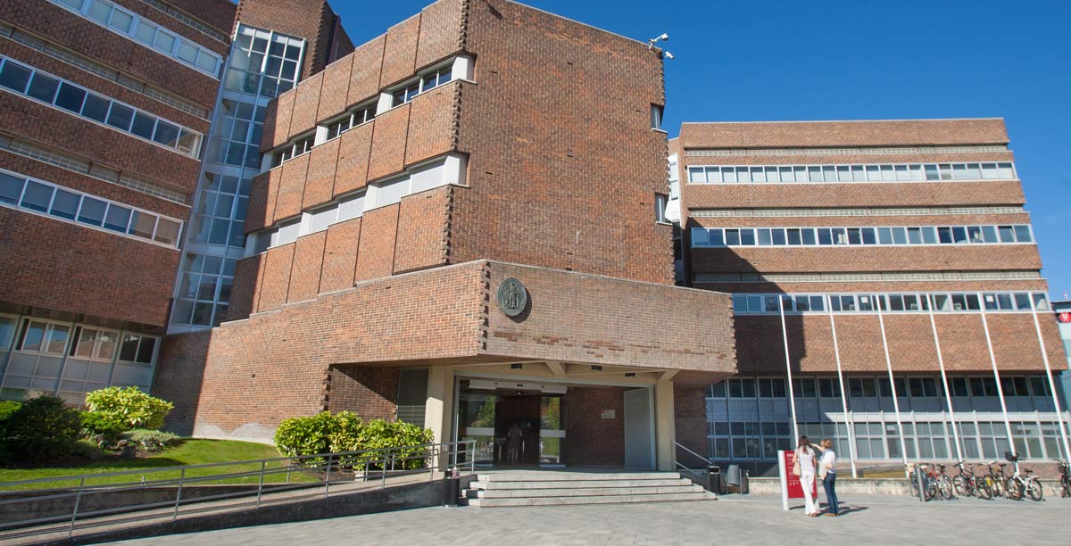 ¿Por qué estudiar en la Facultad de Farmacia y Nutrición?