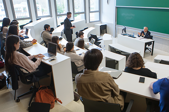 'Program in Economics, Leadership & Governance'