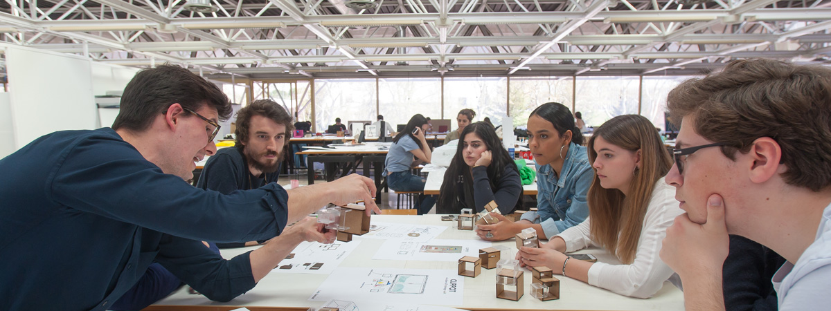 Si tu universidad no tiene un convenio con la Escuela de Arquitectura de la Universidad de Navarra puedes solicitar la admisión como un alumno free mover o extraordinario